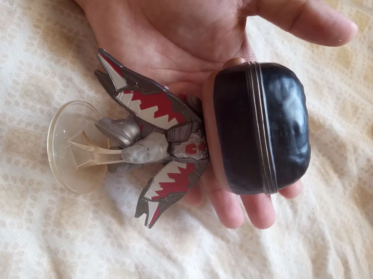 Funko Pop Falcon 127 (com detalhe na base) - Foto 3