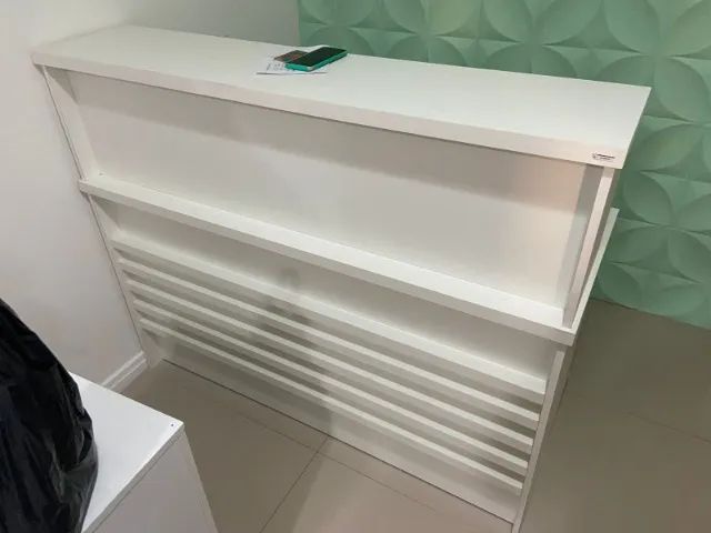balcão de recepção reto ripado branco - Foto 3