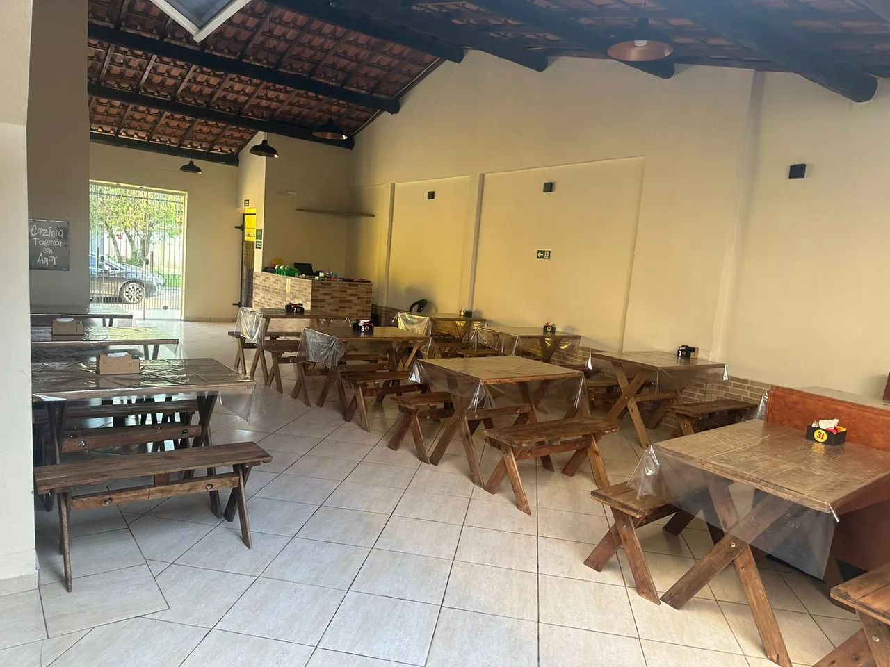Conjunto de mesas e bancos para restaurante - Foto 2