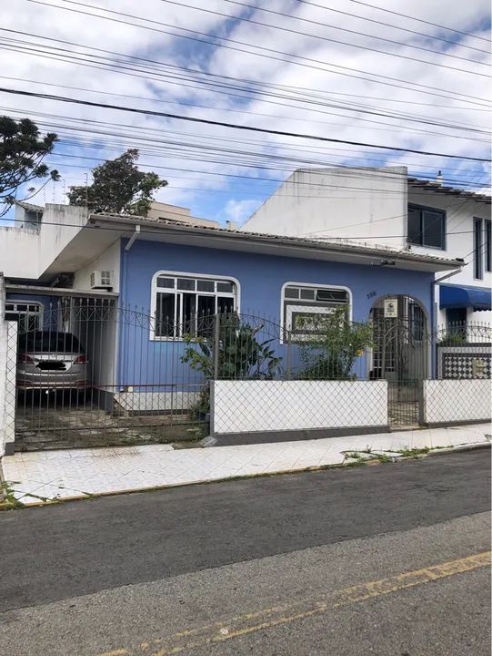 Linda casa a venda no bairro Estreito!!!