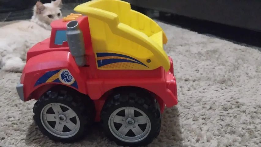 Chuck e seus Amigos - só caminhão  - Foto 2