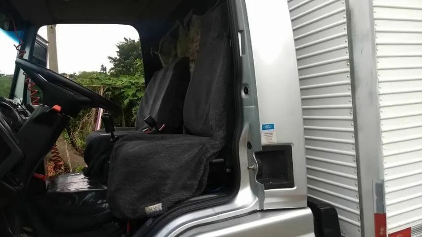 Ford Cargo 815 bau 2012 - Foto 5