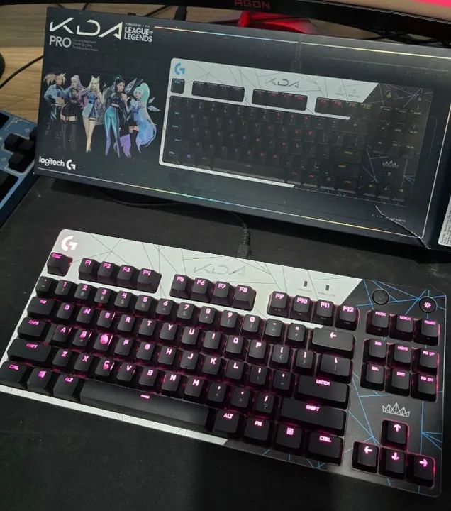 Teclado Gamer Mecânico Logitech G PRO K/DA League of Legends