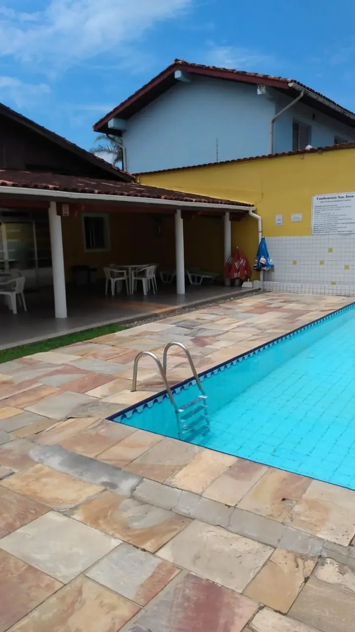 Condomínio fechado com piscina para venda com 75m² e 1 vaga - Próximo ao Mar em Mongaguá