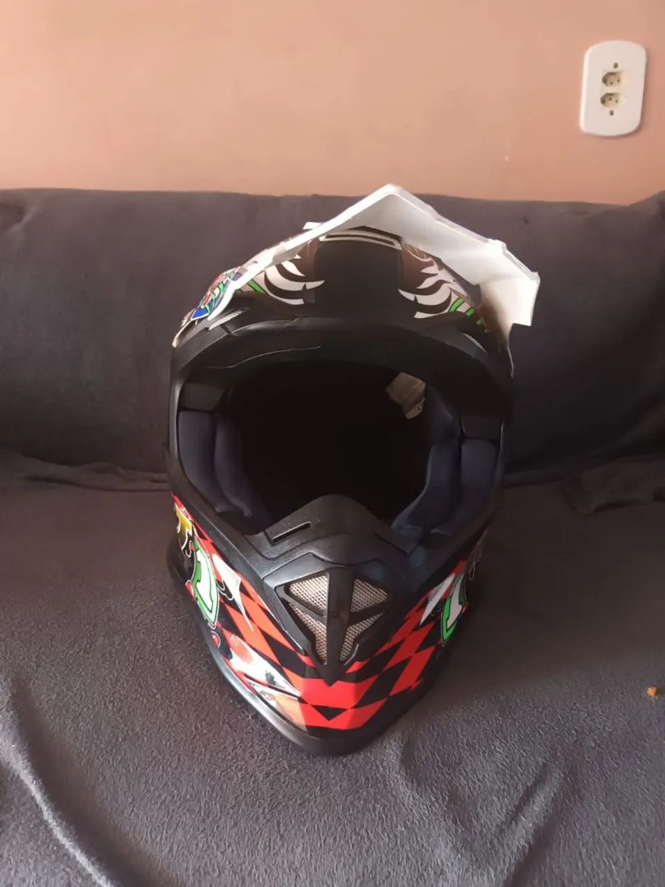 Vendo capacete Cross vai com 2 óculos 