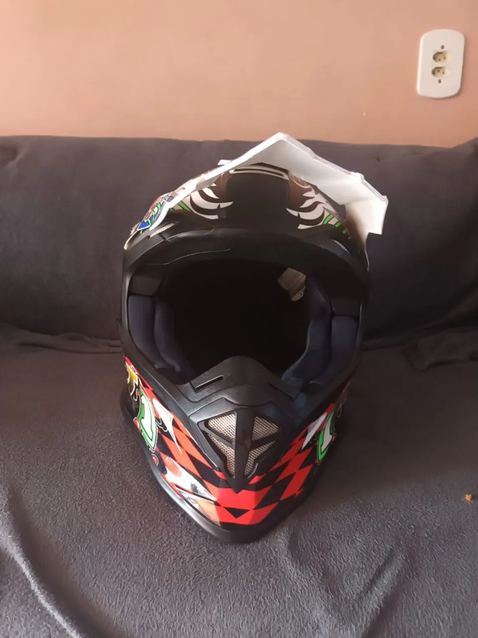 Vendo capacete Cross vai com 2 óculos