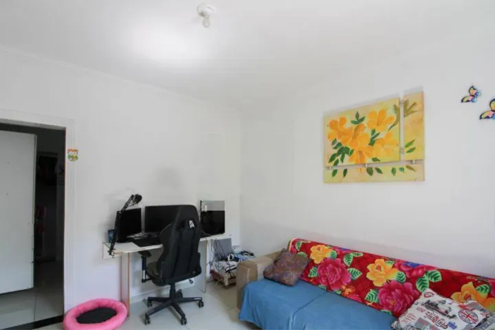 Casa com 3 quartos (1 suíte) - Cidade da Esperança - lgy2000