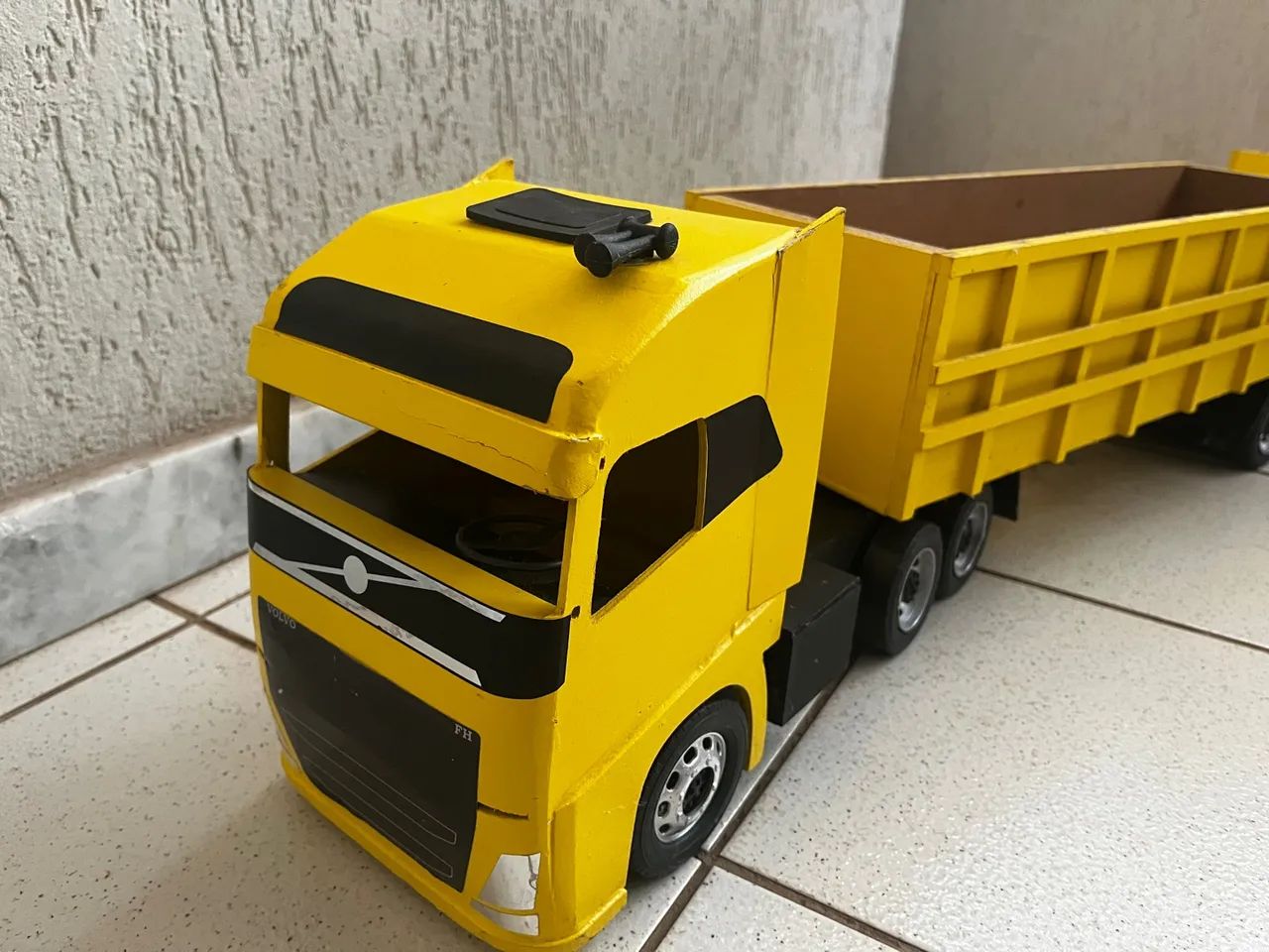 Caminhão carreta de brinquedo  - Foto 2