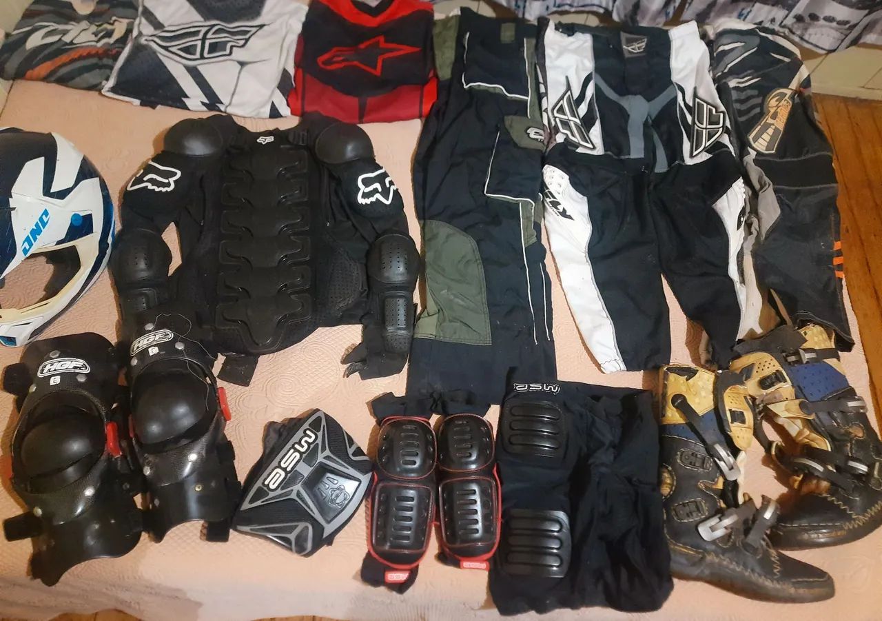 Lote de roupas para trilha - Foto 4