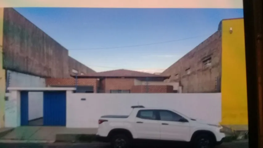 Aluguel Comercial de casa no centro da cidade de Oeiras - Pi.