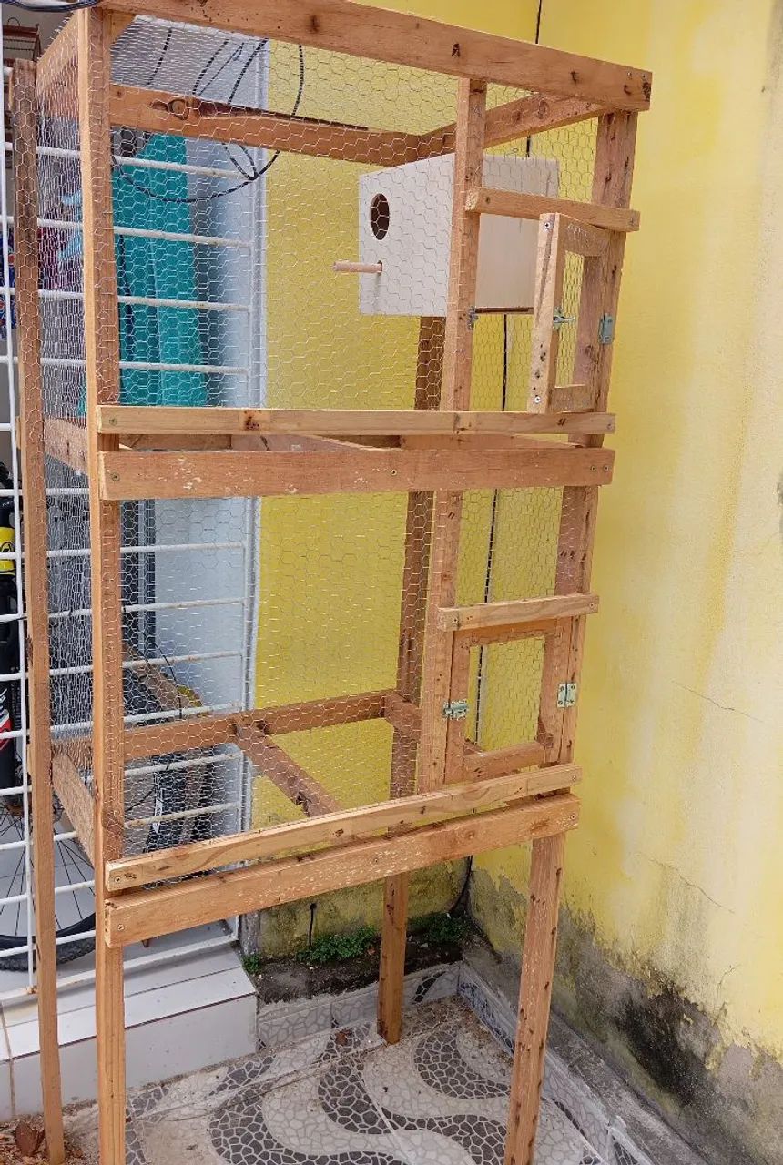 VIVEIRO DE MADEIRA PARA PÁSSAROS 