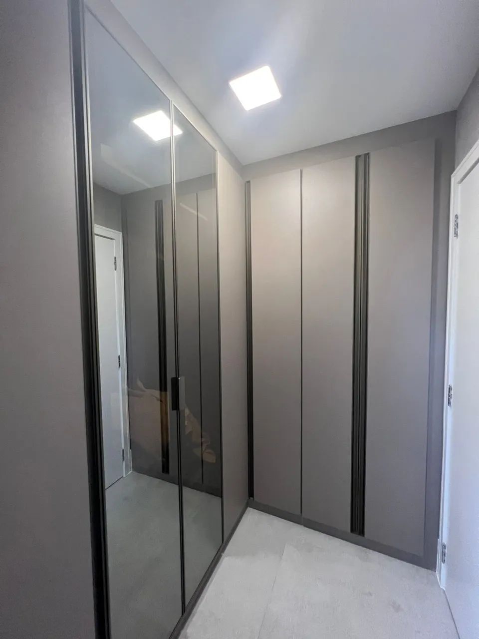 Casa contemporânea com fino acabamento, toda decorada e mobiliada!!! - Foto 3
