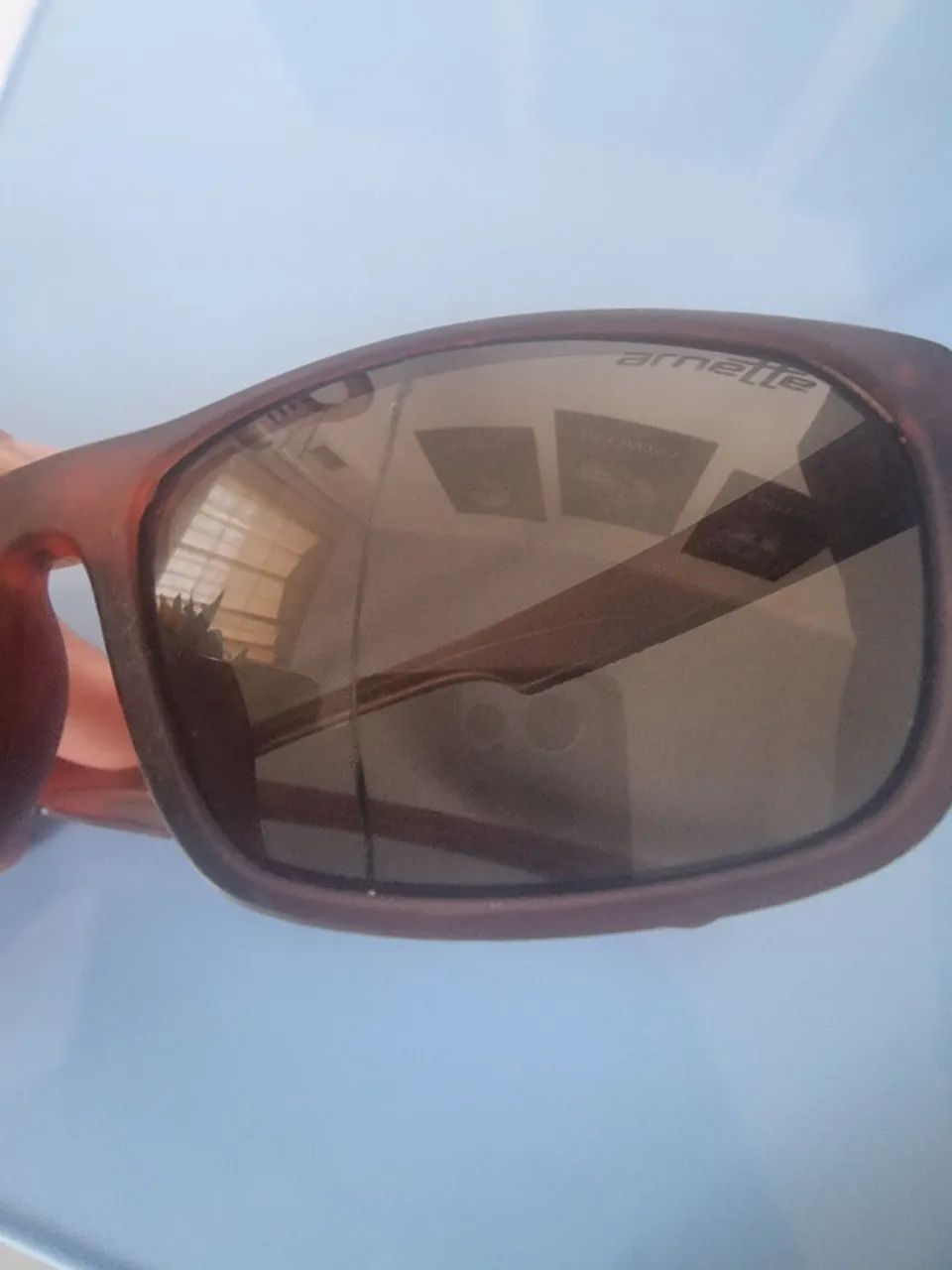 Óculos de Sol Arnett Marrom - Estilo e Proteção - Foto 3