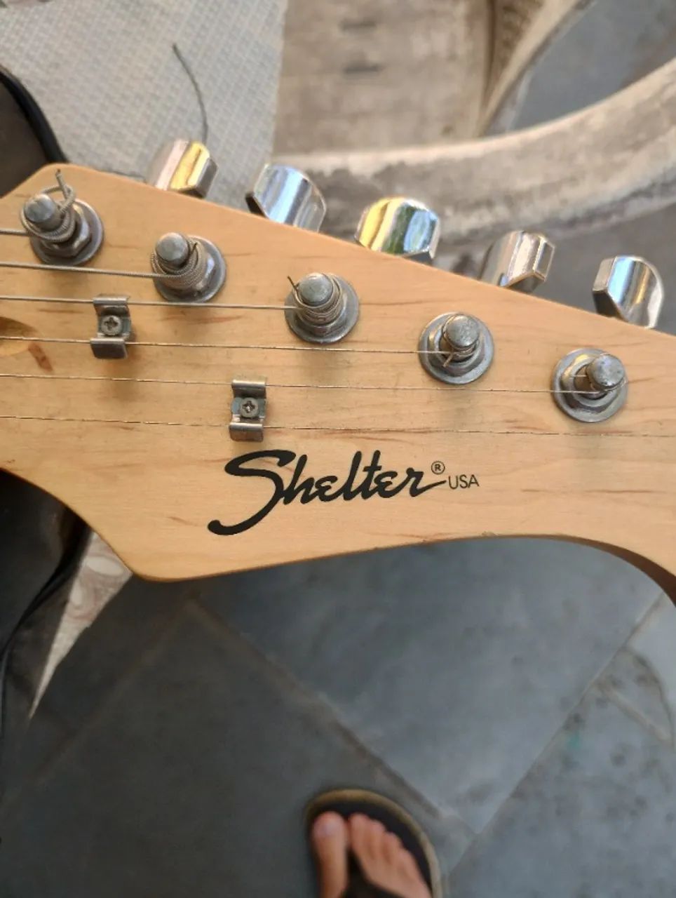 Guitarra Shelter Califórnia USA (Leia todo o anúncio) - Foto 4