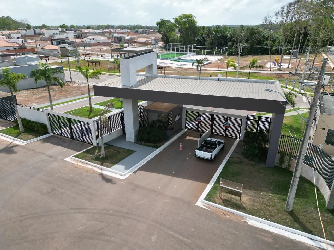 Lote a venda Real Park Condomínio fechado.