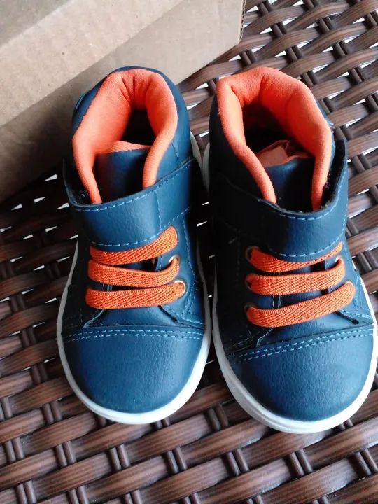 3 pares de calçados para bebê 