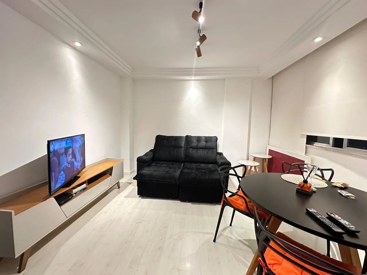 Sofá Retrátil 3 Lugares Preto - Foto 2
