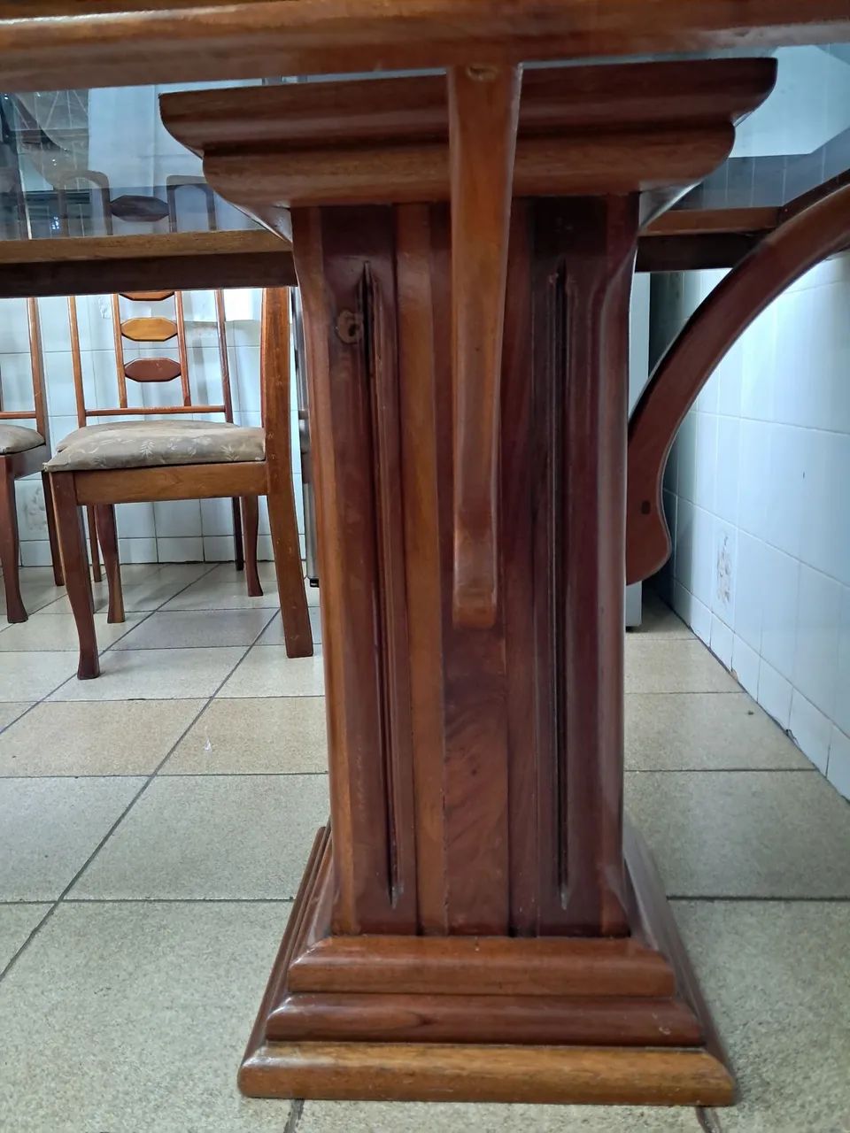 Mesa madeira maciça imbuída com tampo de vidro 2x1MT com 8 cadeiras