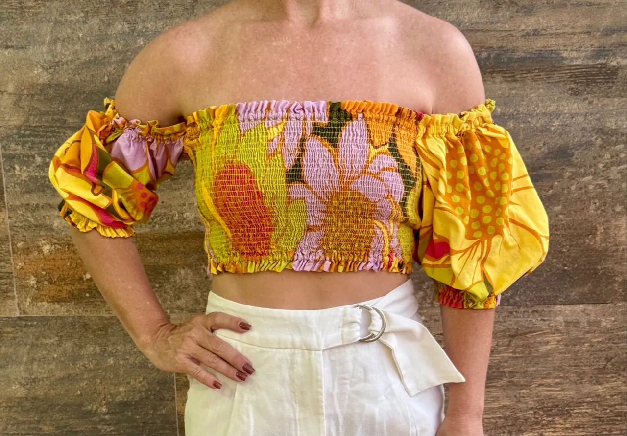 Blusa Cropped Ombro a Ombro Estampada