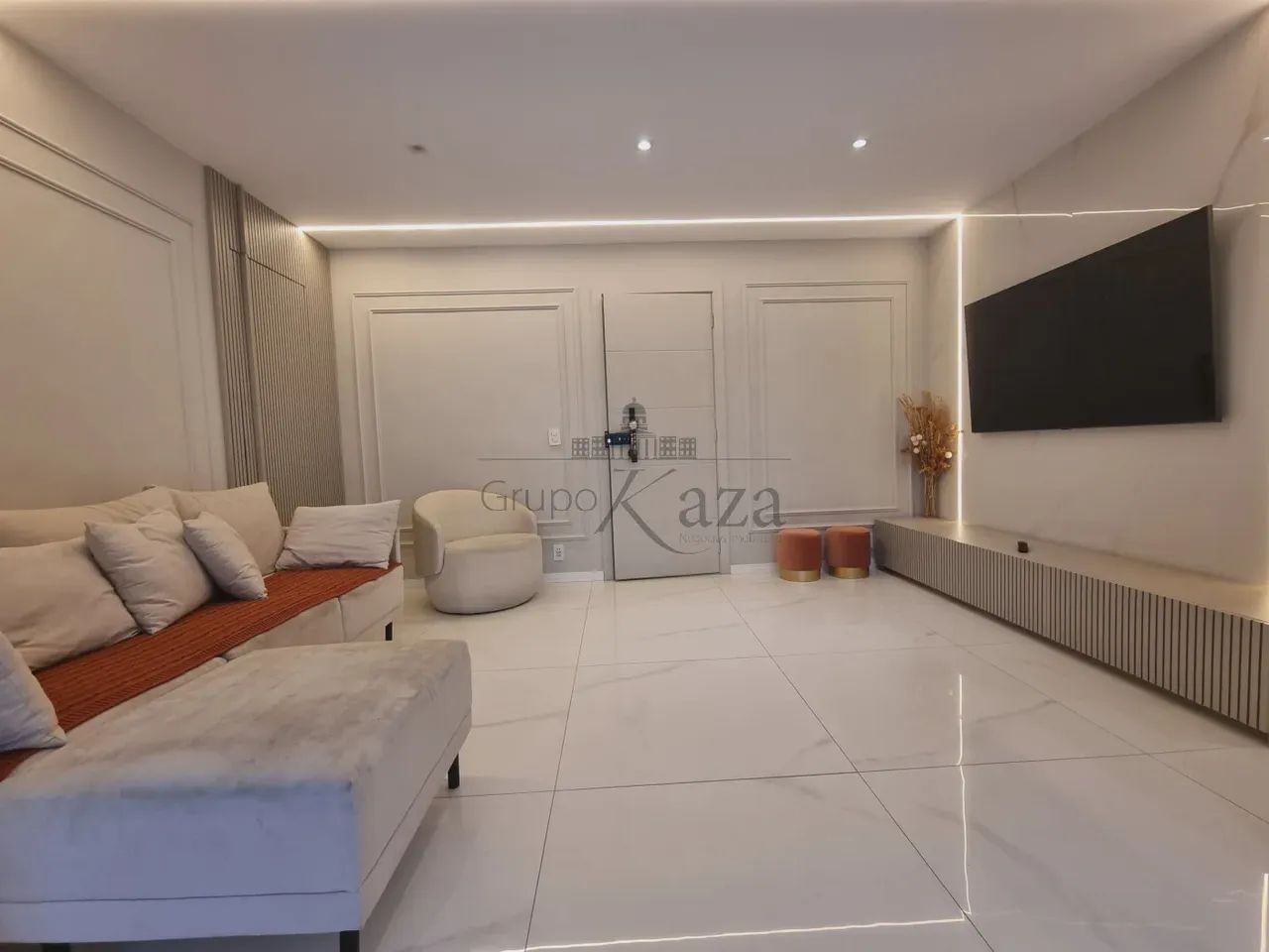 Imóvel para aluguel possui 90 metros quadrados com 3 quartos