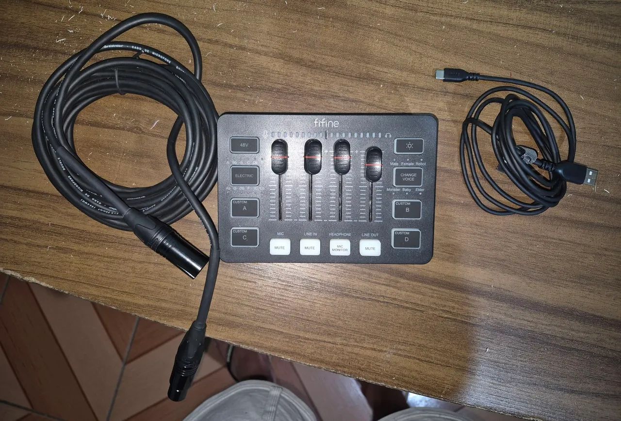 Fifine RGB Gaming Audio Mixer Table - Fifine RGB Gaming Audio Mixer + USB to USB-C Cable64522264333314122