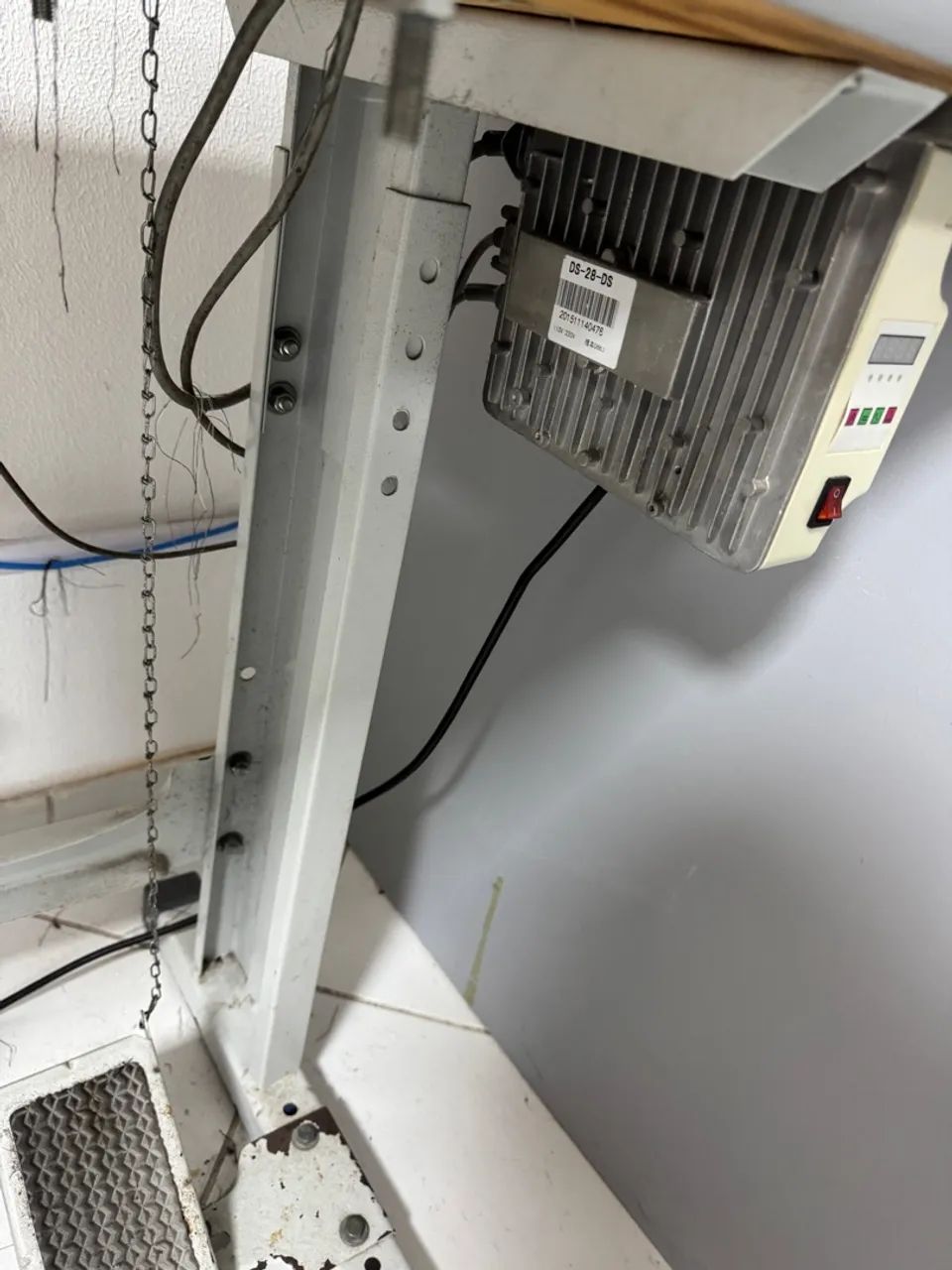 Máquina de costura Galoneira Industrial Bracob Direct Drive 4 fios  - Foto 3