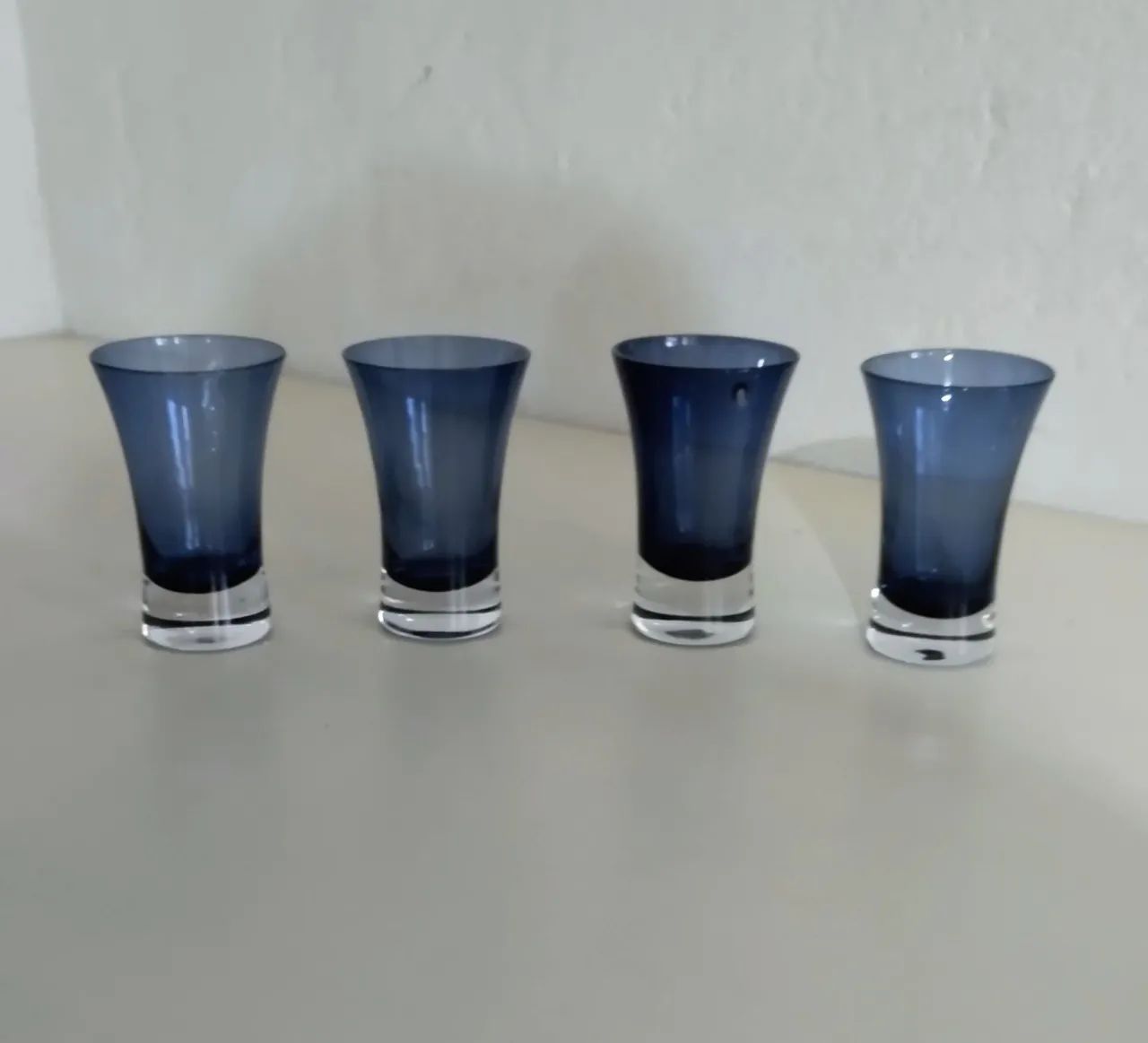 Conjunto de 4 Copinhos de Cristal Azul Vintage - Foto 2
