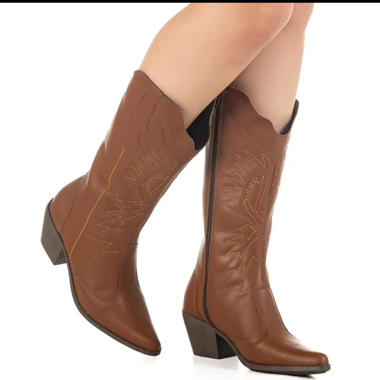 Bota Country Feminina Marrom - Conforto e Estilo!