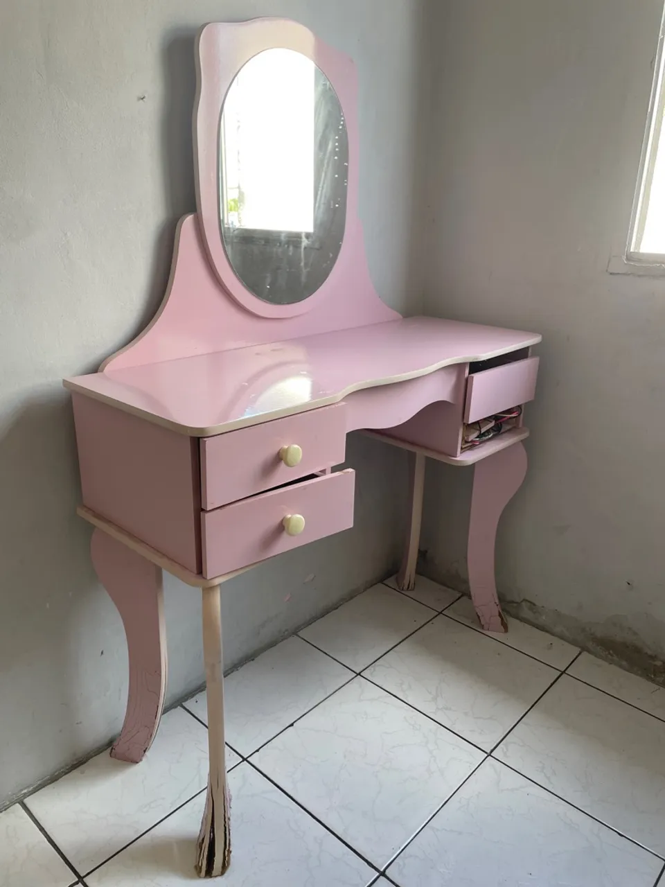 Penteadeira Rosa com Espelho