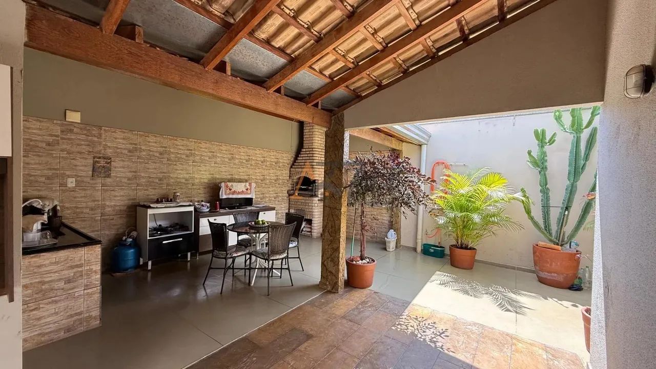 Casa 3 quartos 3 banheiros á venda no Residencial Califórnia