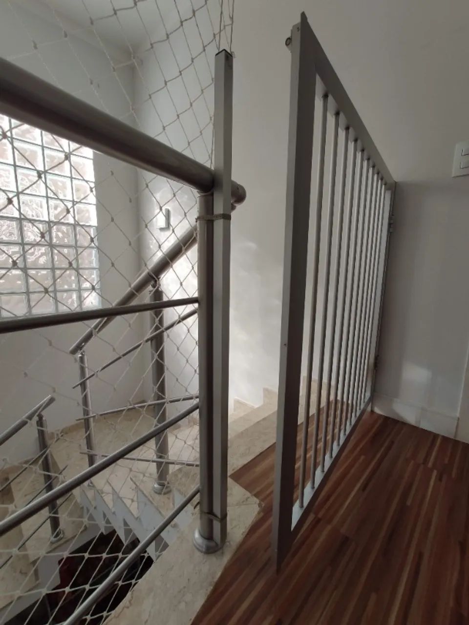 Portão / Grade de segurança para bebê ou pet em alumínio - Foto 2
