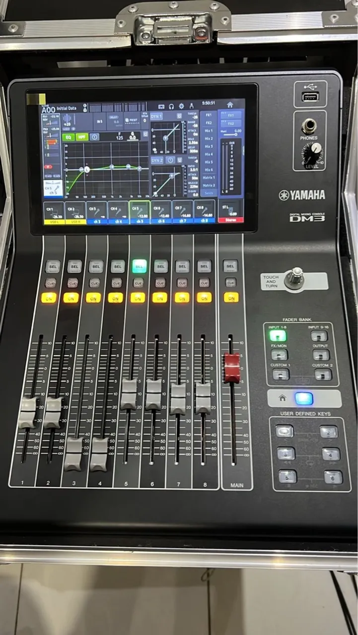 MESA YAMAHA DM3 COM DANTE 16 CANAIS COM HARDCASE