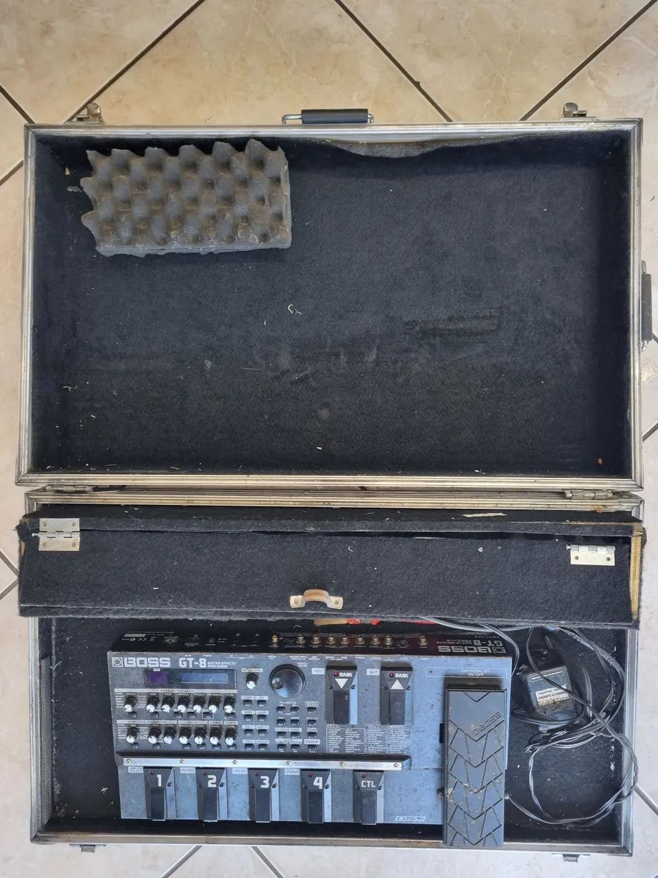 Pedaleira / Case Boss GT-8 - Foto 3