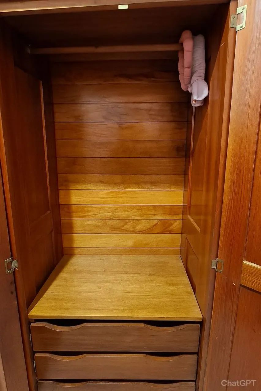 Guarda-Roupa de Casal em Madeira Maciça - Foto 4