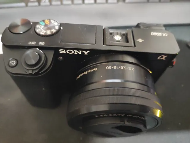 Camera Sony A6000 + lente do Kit