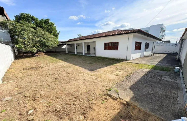 Aluga-se Casa 335 m2 - Empresa, Prefeitura Interior - Parque 10
