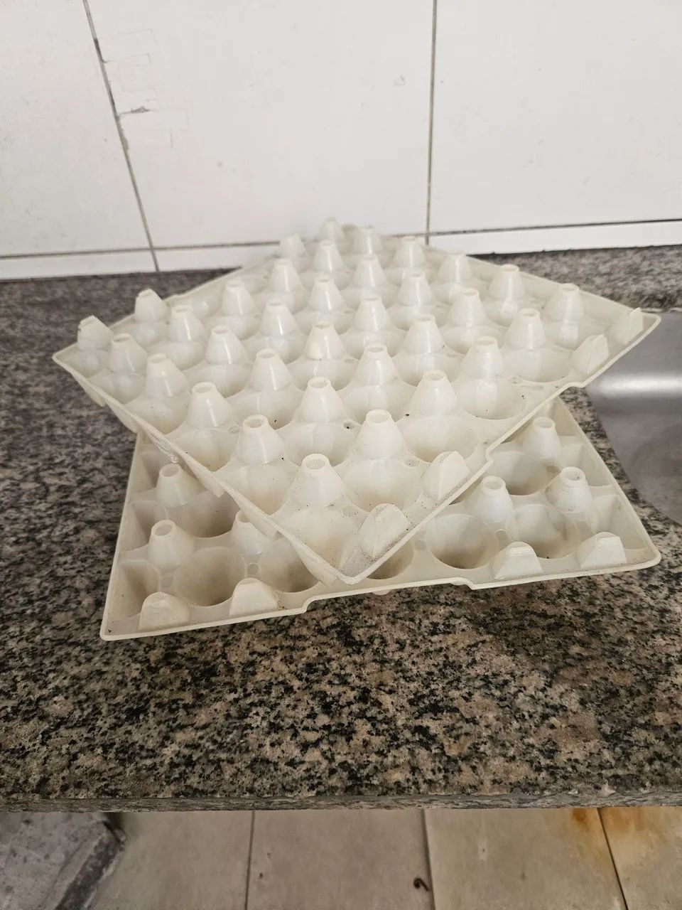 Porta Ovos de Plástico Resistente - Para Restaurantes e Cozinhas - Foto 2