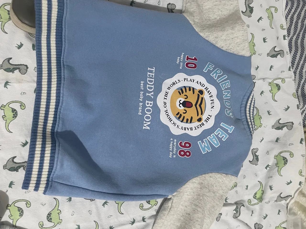 Conjunto Moletom Bebê TAM 1 e bota tamanho 21 - Foto 2