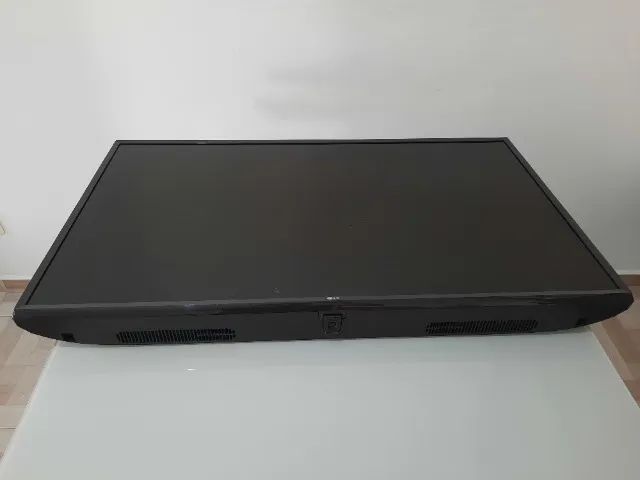 TV LG 43° LC430DUY Tela Quebrada para Retirada de Peças