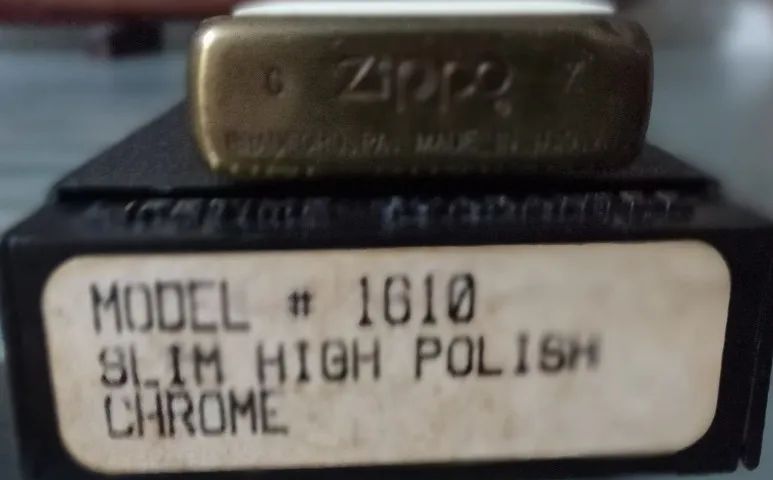 Antigo e raro isqueiro Zippo com a imagem de um barco baleeiro a vela - Data de 1991  - Foto 4