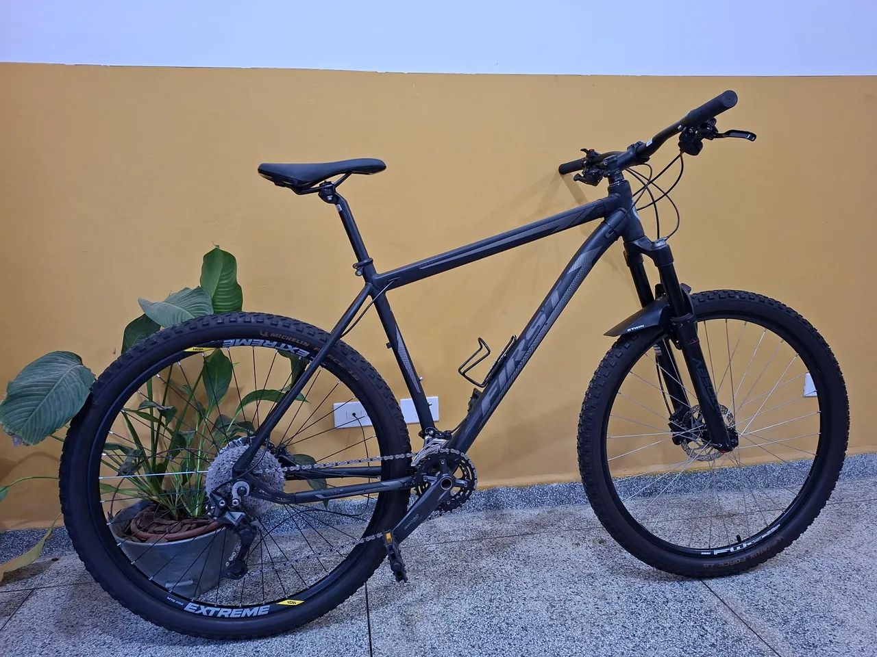 Bike MTB First (tam. XL - 21) Shimano Deore 20v Suspensão à Ar - Foto 2
