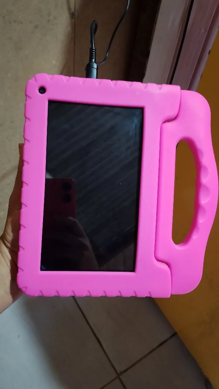 Tablet Infantil Rosa com Case de Proteção