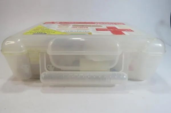 MALETA PLÁSTICA de PRIMEIROS SOCORROS da JOHNSON & JOHNSON, contendo itens em seu interior - Foto 5