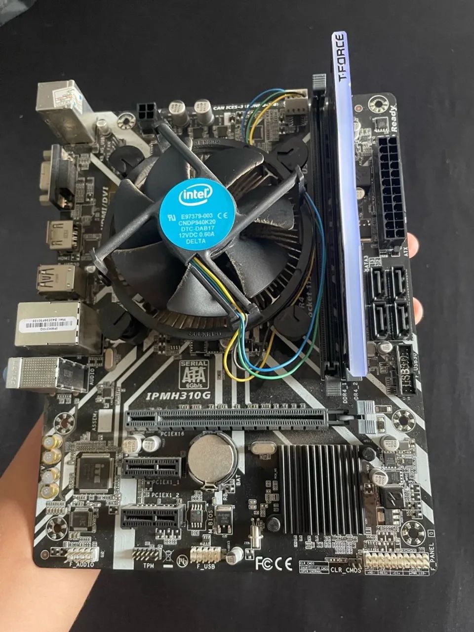 Placa mãe da Pcware modelo IPMH310G, com 8gb ram da T-Force e I5-9400F LGA1151 - Foto 4