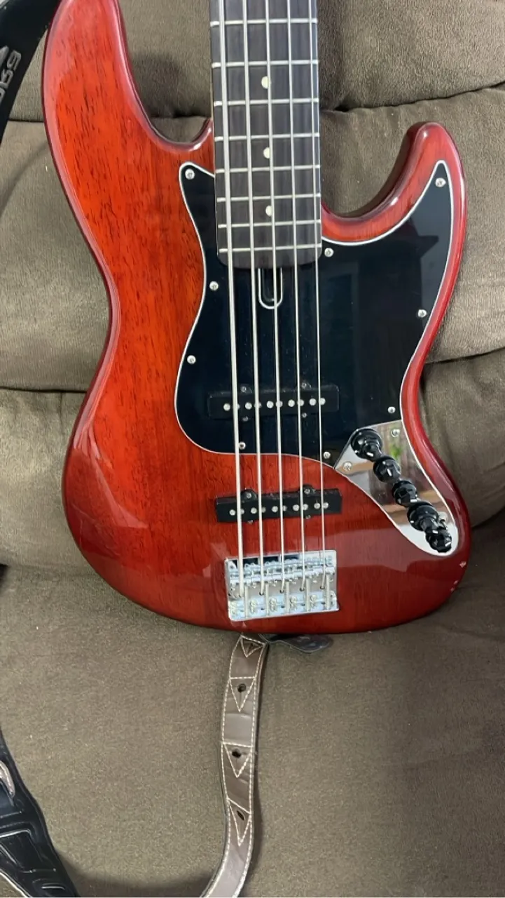 Baixo Marcus Miller V3 5 Cordas - Excelente Estado!