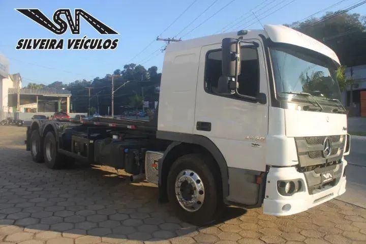 Mercede-Benz 2430 - Ano: 2016 - Roll On- Off - Foto 2
