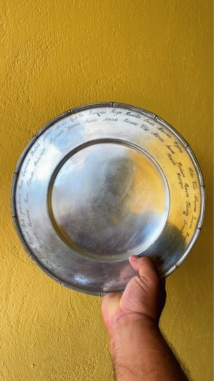 Linda bandeja em bronze e prata 90
