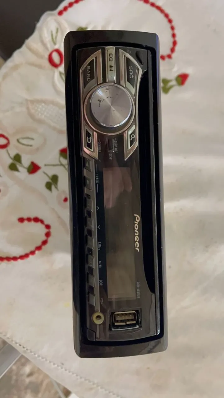 Som Automotivo Pioneer - Modelo DEH-1550UB