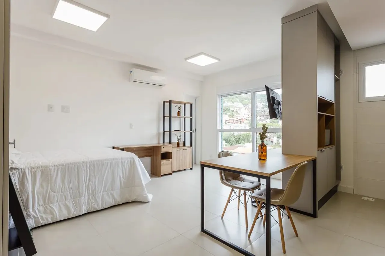 Apartamento Studio 100% Mobiliado para alugar ao lado da UFSC! Só chegar com as roupas