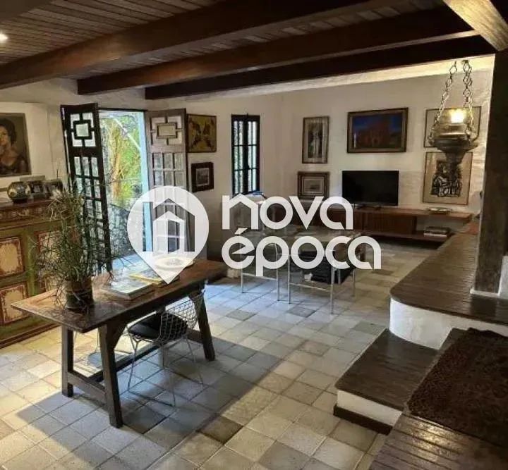 Lagoa | Casa 4 quartos, sendo 2 suites